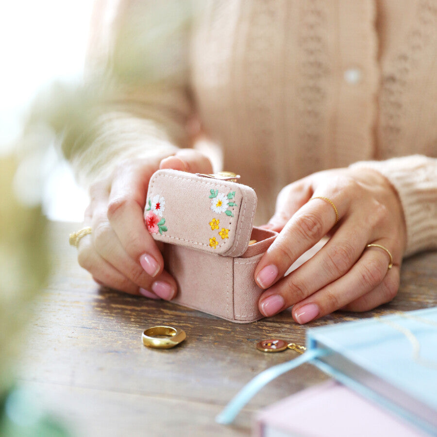 Petite Velvet Travel Ring Box